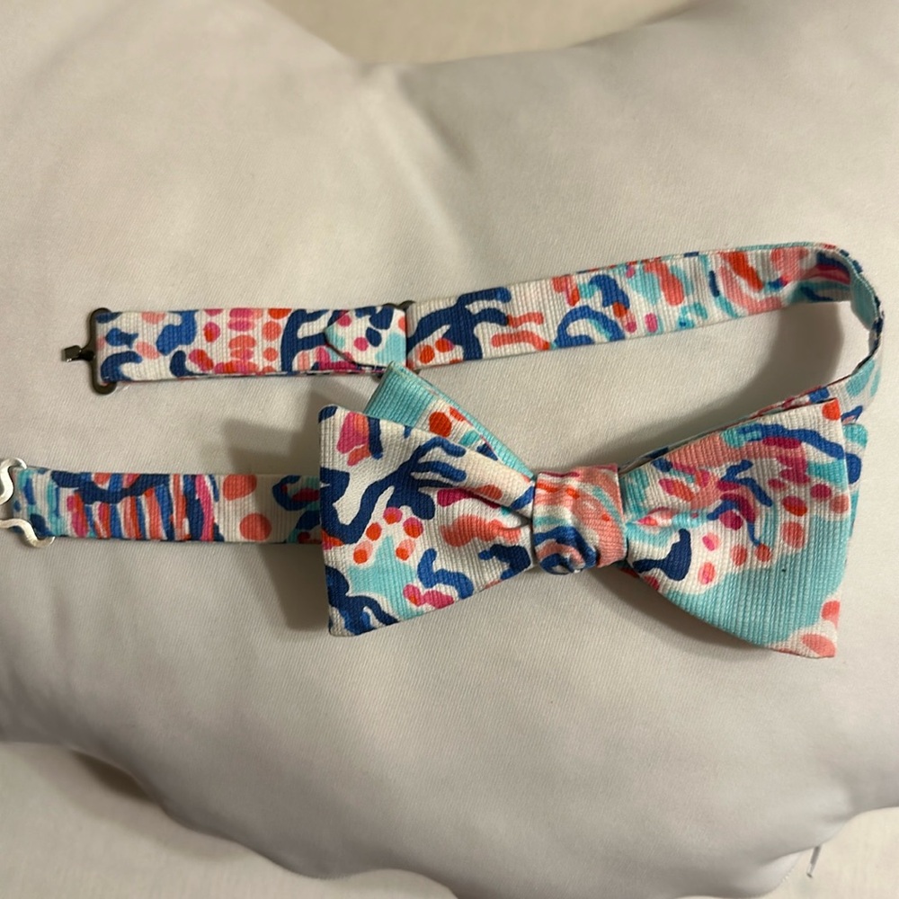 Pre-tied Men’s Lilly Pulitzer Oh Shello Bow Tie